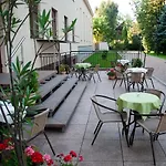 Otel Domus Mater 3*