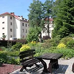 Otel Domus Mater 3*