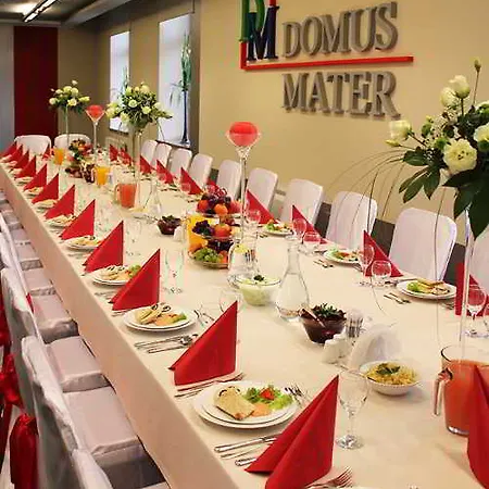 Domus Mater ホテル 3*