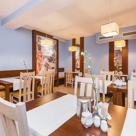 Hotel Domus Mater 3*